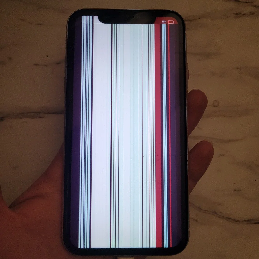 Apple iPhone XR White (For Parts or Repair Bad Screen/Vertical Lines) Unknown GB